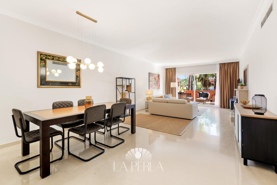 TV and multimedia, Living room, Dining area