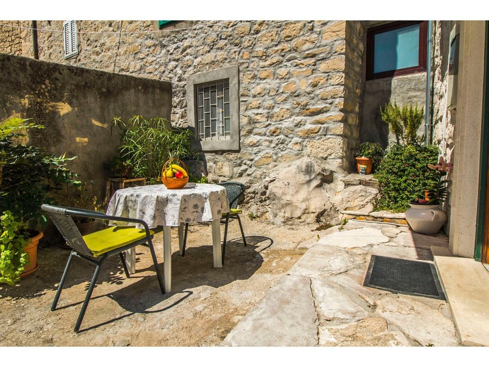 Patio, Day, Garden, Seating area, Garden view