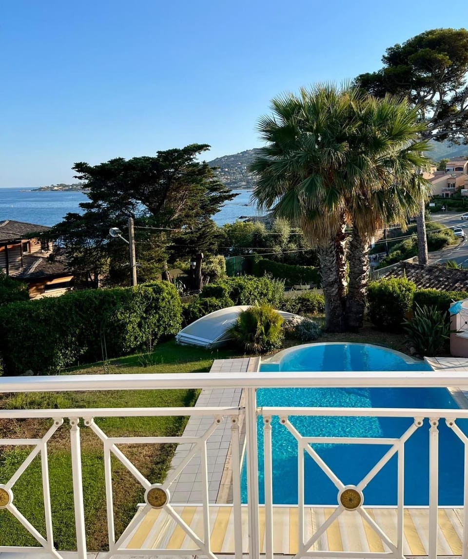 Balcony/Terrace, Pool view, Sea view, Swimming pool
