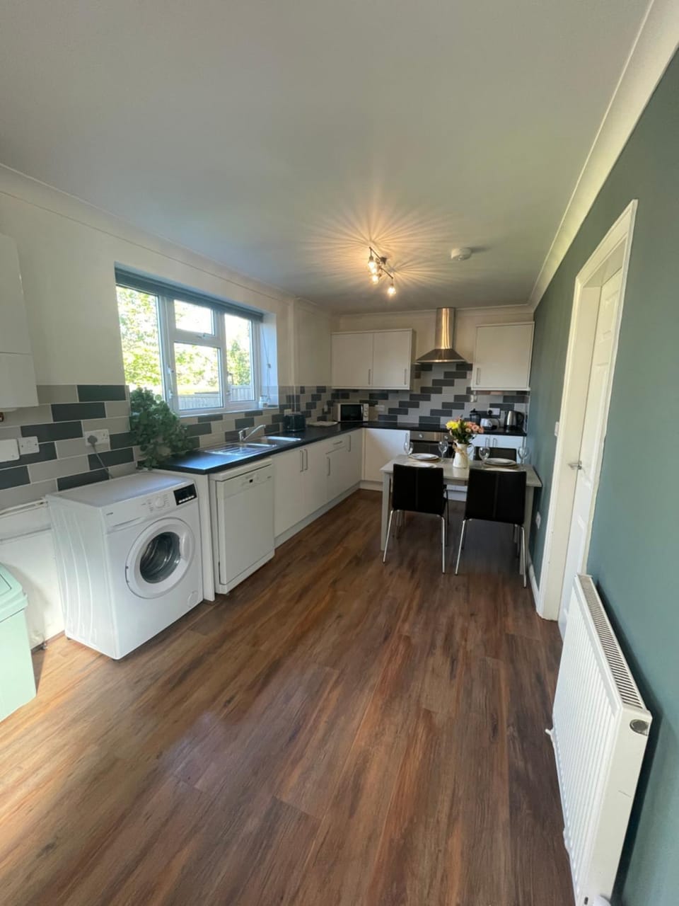 Kitchen or kitchenette, Dining area, dishwasher, pet friendly, washing machine