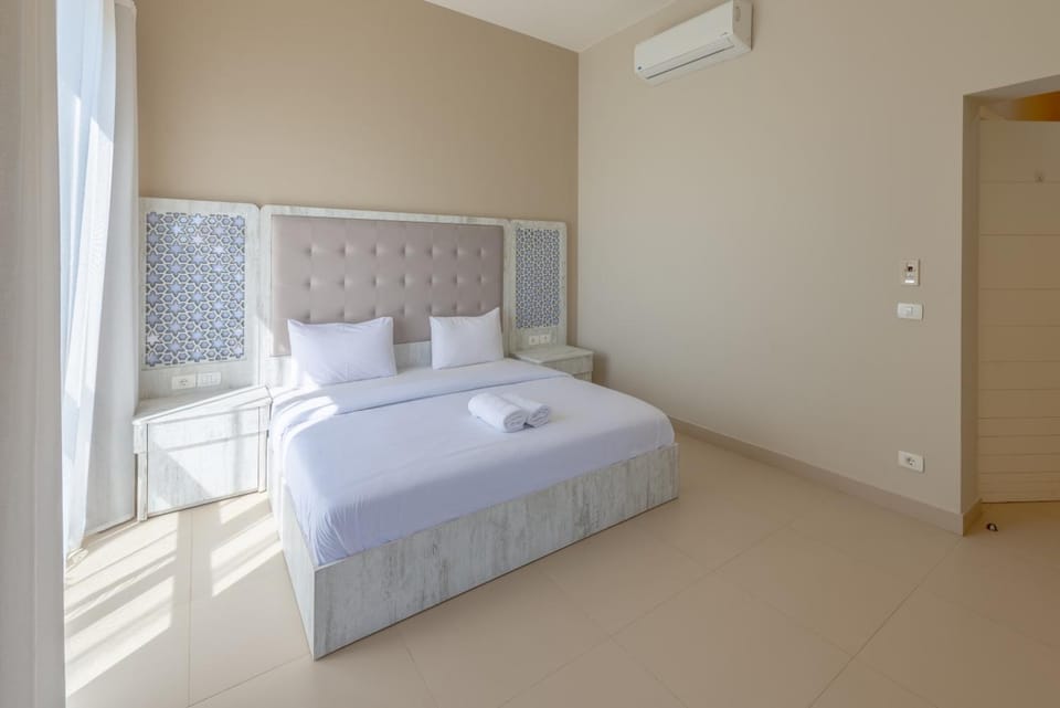 Ascot Bay, Premium 5BR Lagoon Beach House & Pool in Tawila, El Gouna Villa in Hurghada