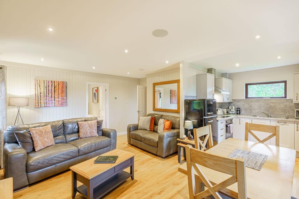 Kitchen or kitchenette, Living room, Seating area, Dining area, pet friendly