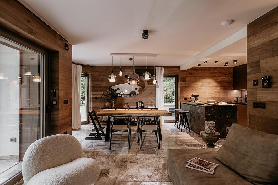 Kitchen or kitchenette, Living room, Seating area, Dining area