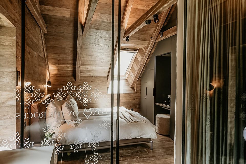 Bed, Bathroom, Photo of the whole room, Bedroom