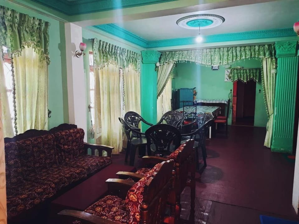 Communal lounge/ TV room