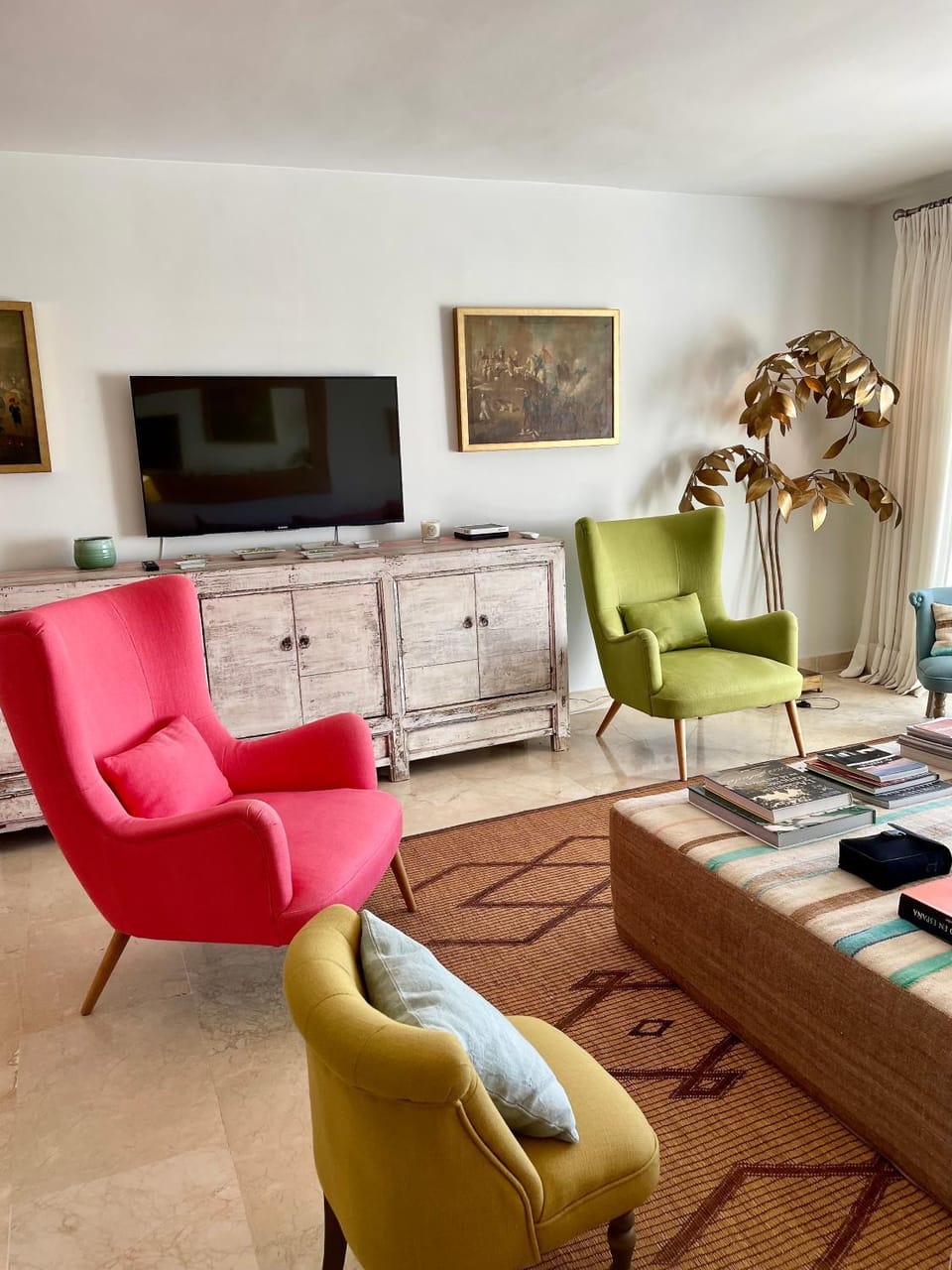 TV and multimedia, Seating area