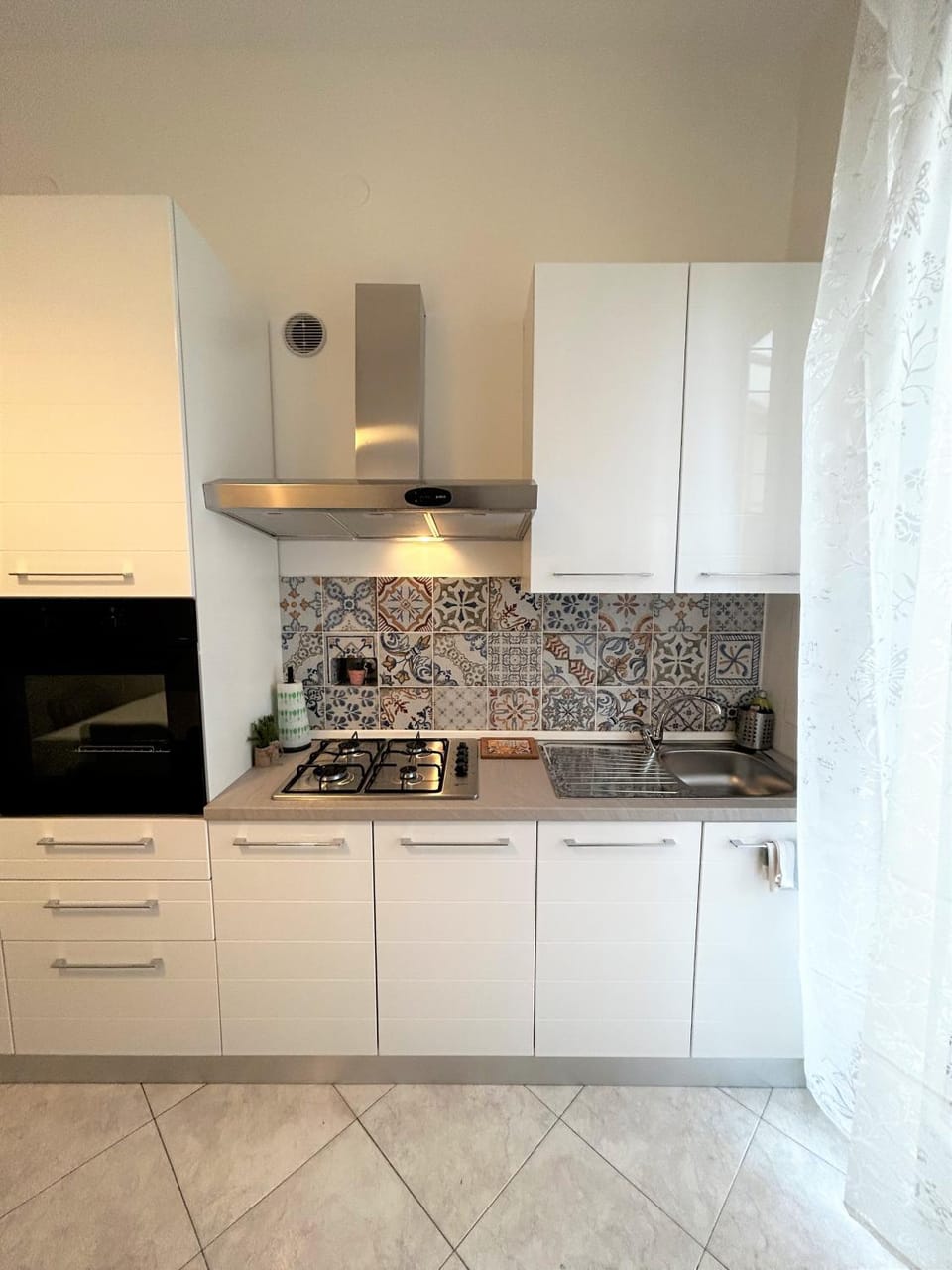 Kitchen or kitchenette, pet friendly, stove