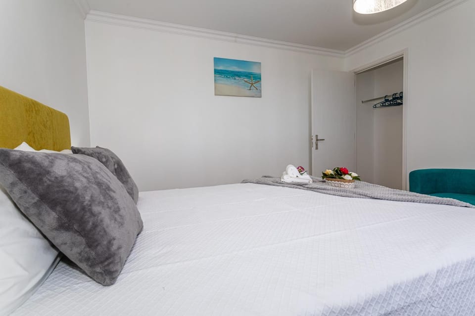 Living room, Bedroom