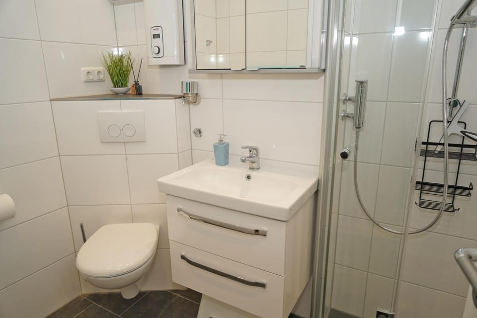 Ferienwohnung mit neuer Küche u Bad - W-LAN Apartment in Damp