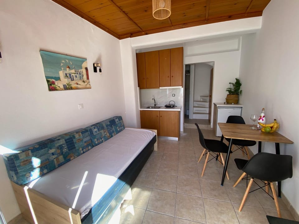Living room, Seating area, Lunch, kitchen