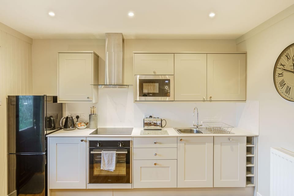 Kitchen or kitchenette, dishwasher, oven, pet friendly, stove, toaster