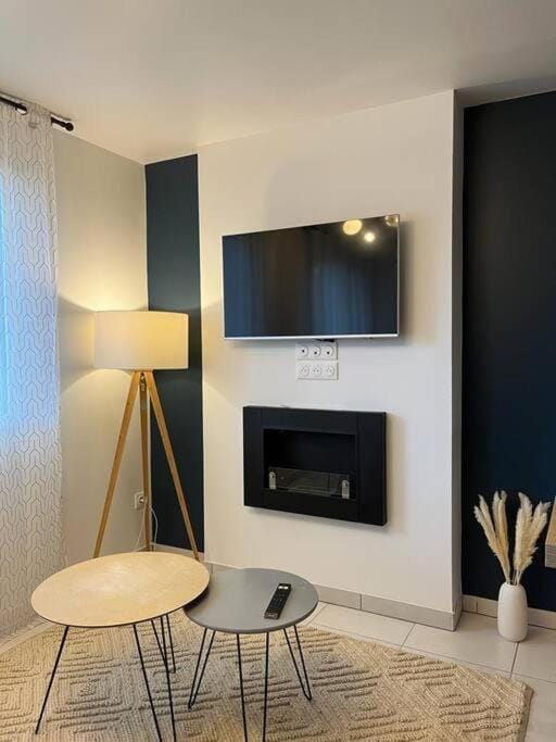 Communal lounge/ TV room