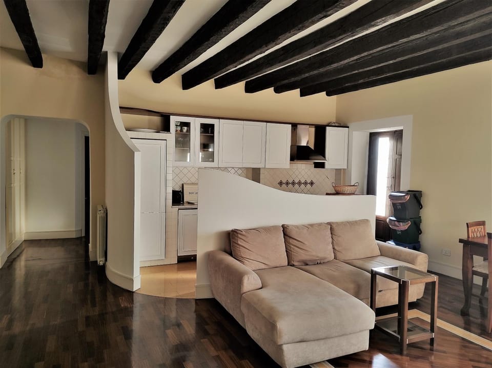 Kitchen or kitchenette, Living room