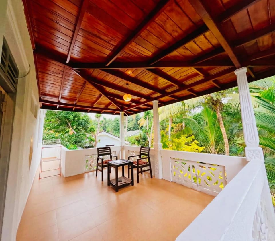Patio, Day, Garden, View (from property/room), Balcony/Terrace, Dining area, Garden view