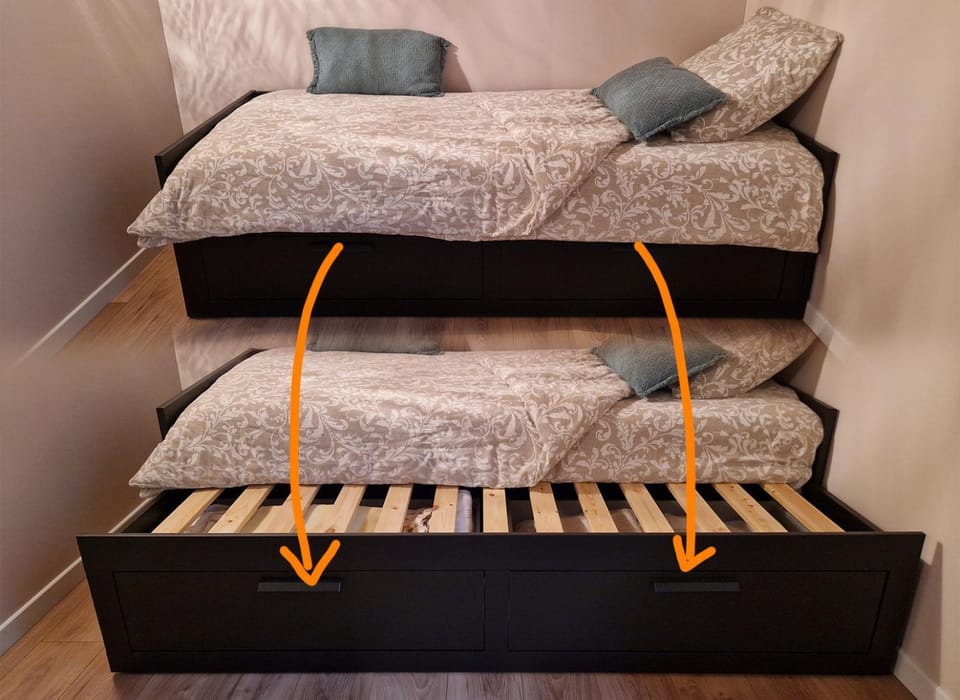Bed, Photo of the whole room, Bedroom