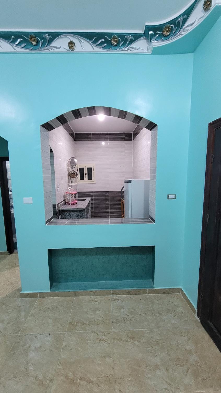 Kitchen or kitchenette, oven