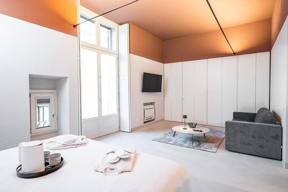 Bed, TV and multimedia, Photo of the whole room, Seating area, Bedroom, towels, wardrobe