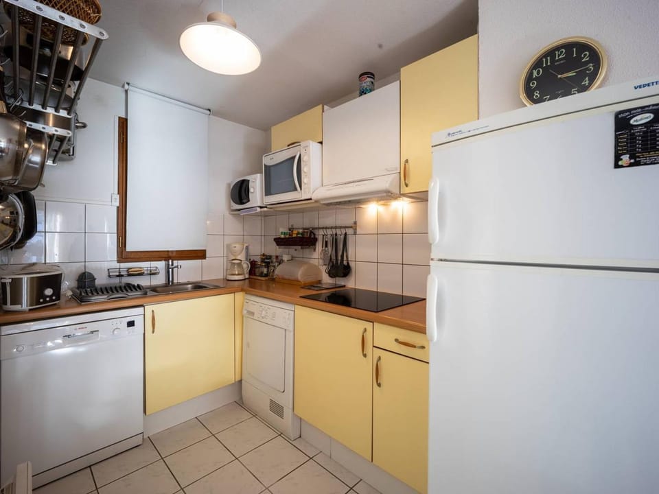 Appartement 8 personnes à Génos - Wifi, près du lac - FR-1-695-22 Apartment in Catalonia
