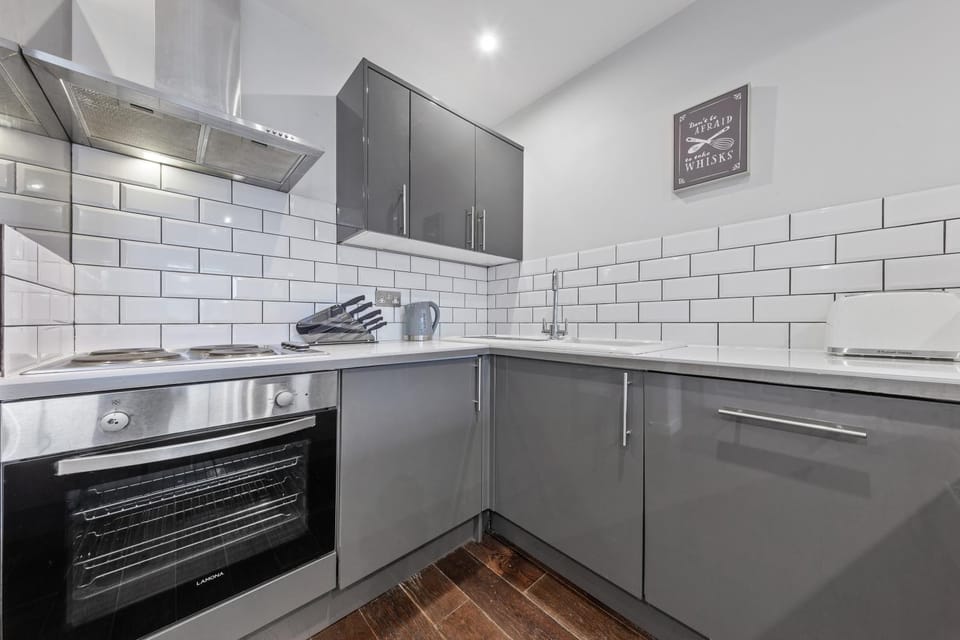 Majestic 4 at Reganway RW4 Apartment in London Borough of Islington