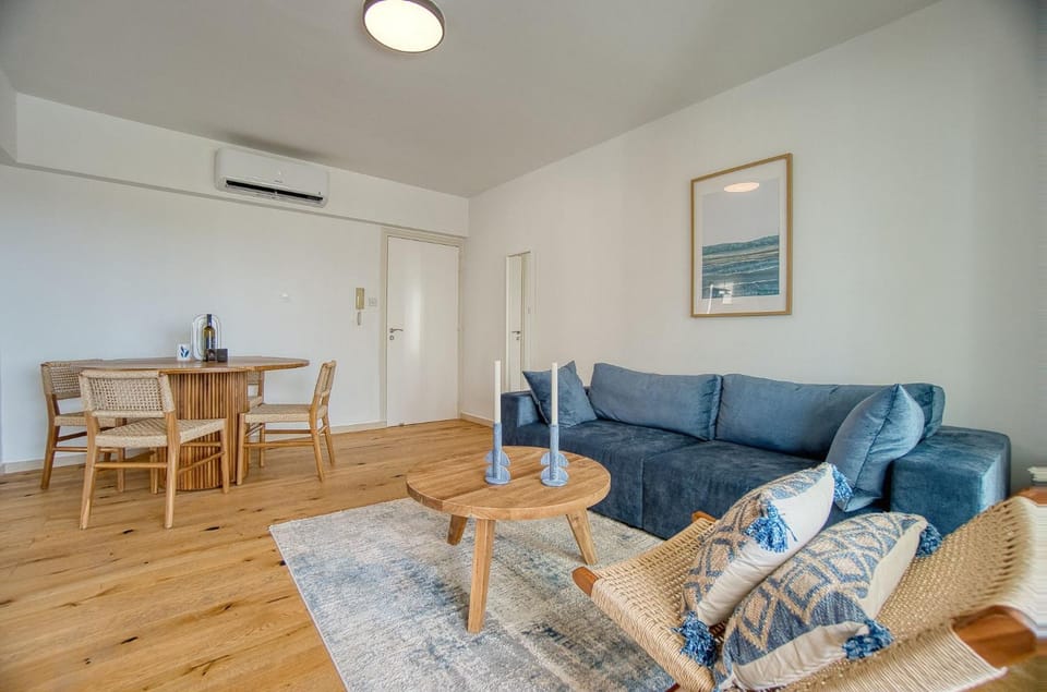 Living room, Other, Seating area, Dining area, air conditioner
