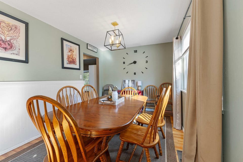 6BD near Garden of the Gods-Palmer Park House in Colorado Springs