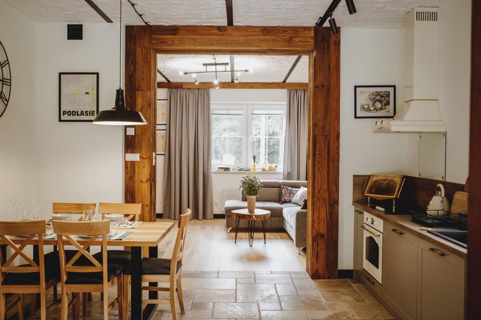 Kitchen or kitchenette, Living room, Seating area, Dining area, stove
