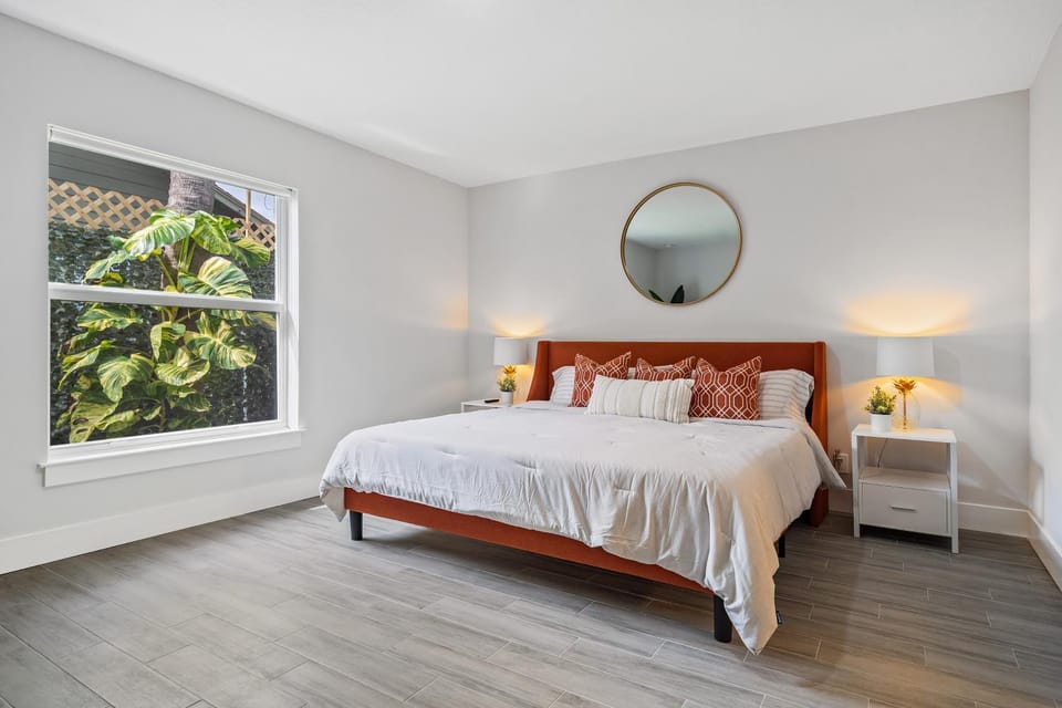 New! Few minutes to Downtown, 10 to the Beach! House in West Palm Beach