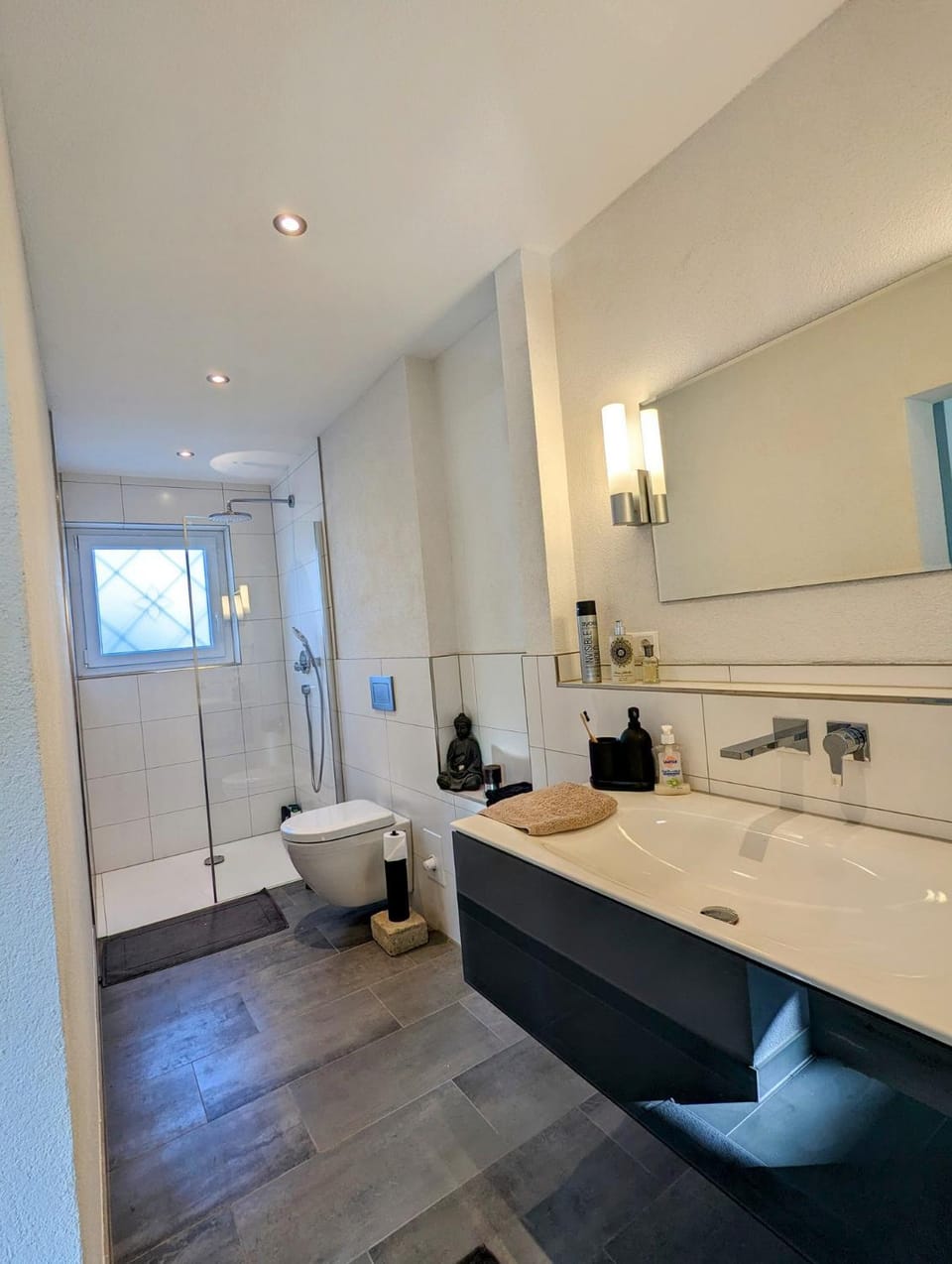 Toilet, Bathroom, towels