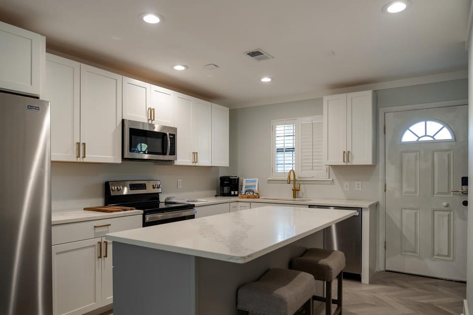Kitchen or kitchenette, Breakfast, dishwasher, minibar, pet friendly, stove