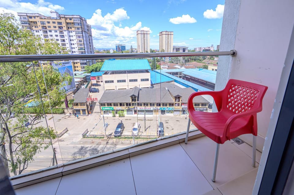 Property building, TV and multimedia, View (from property/room), Balcony/Terrace, City view