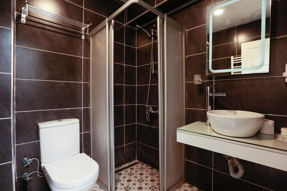 Shower, Toilet, Bathroom