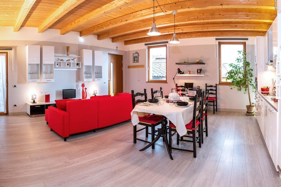 Living room, Dining area, kitchen