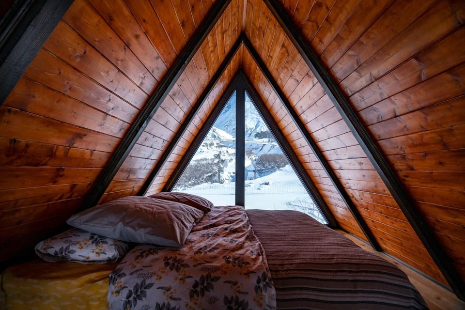 Bed, Bedroom, Mountain view