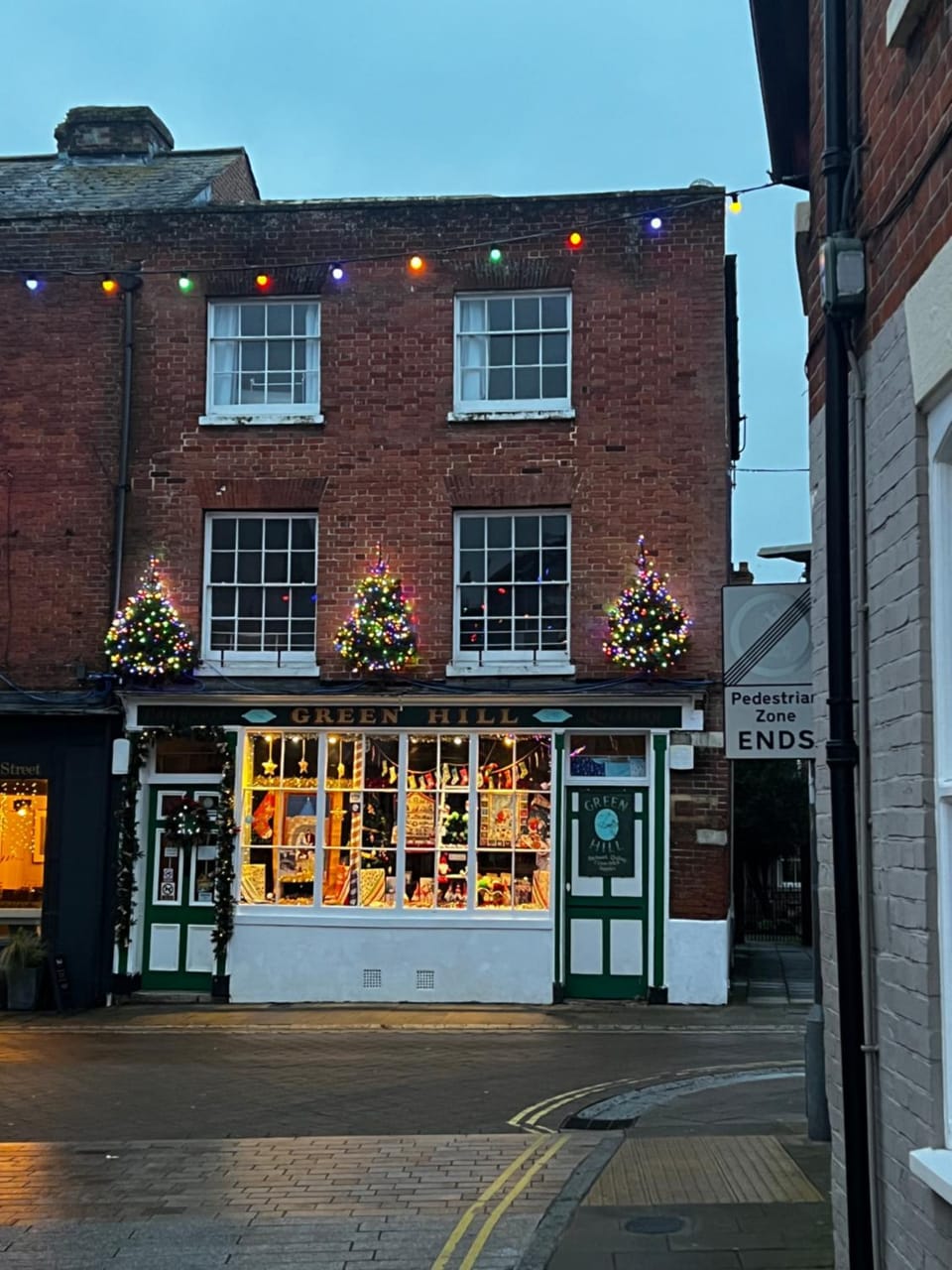 Property building, Facade/entrance, Street view, Location