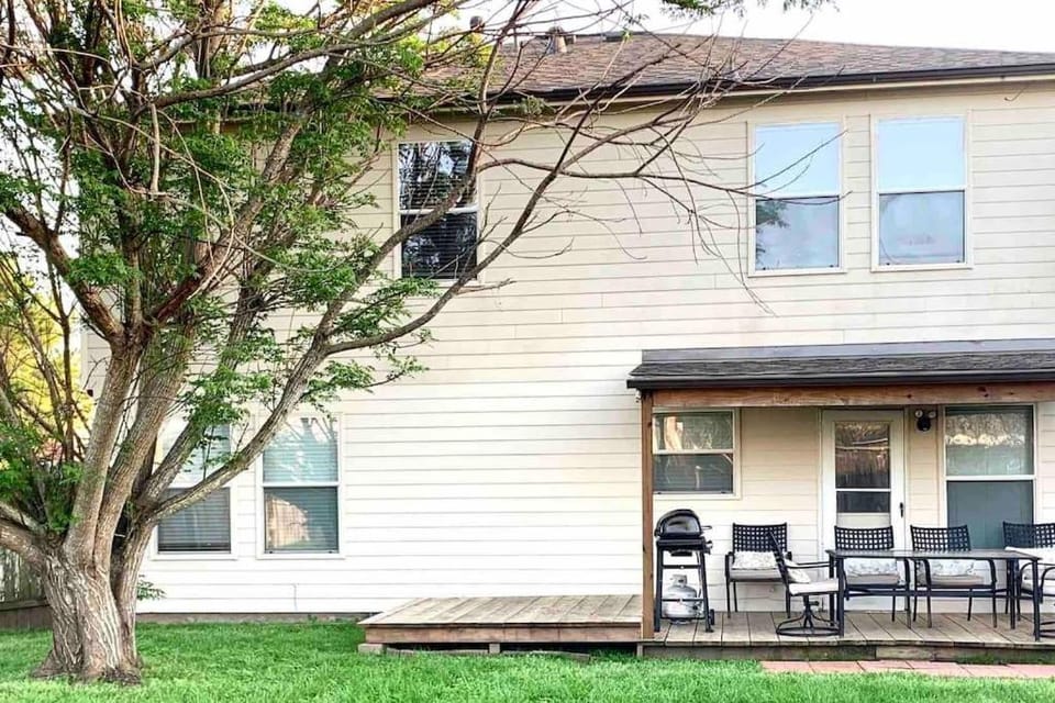 Property building, Day