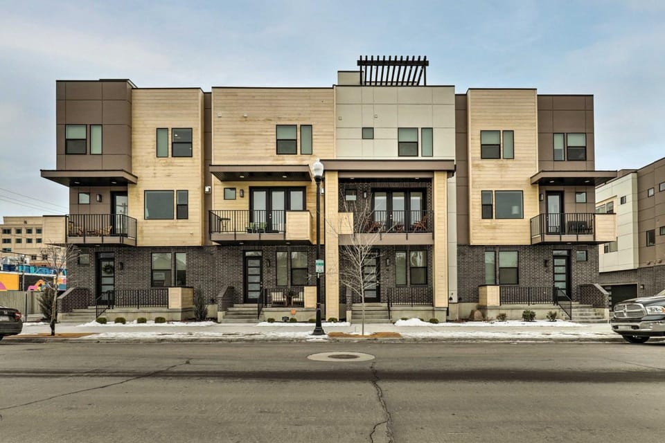 3-Story Provo Townhome: 1 Mi to BYU! House in Provo