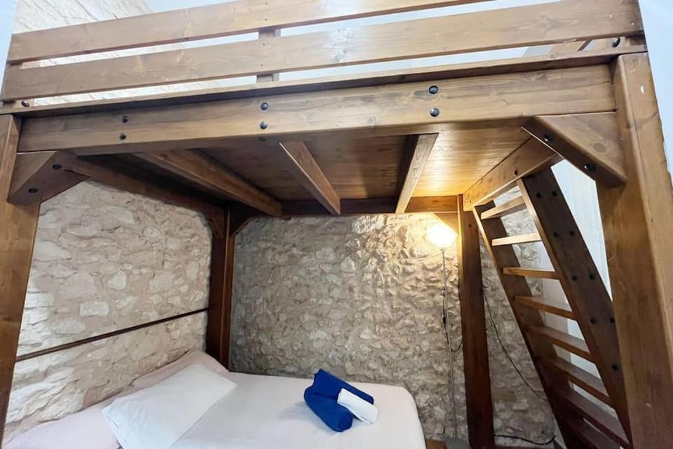Bed, Photo of the whole room, Bedroom, bunk bed