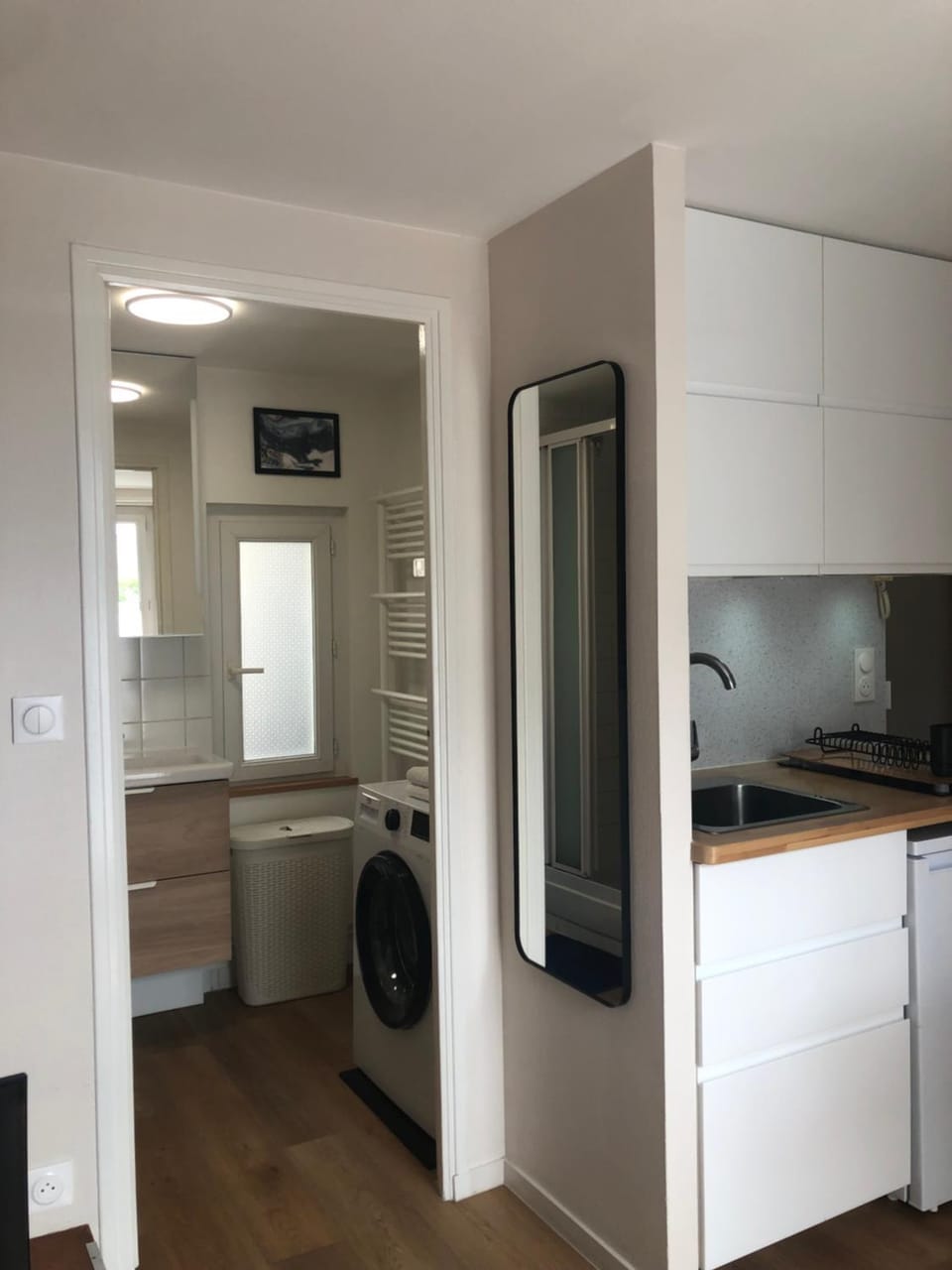 Bathroom, stove, washing machine