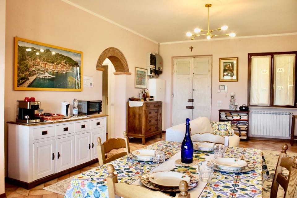 TV and multimedia, Coffee/tea facilities, Living room, Dining area, oven