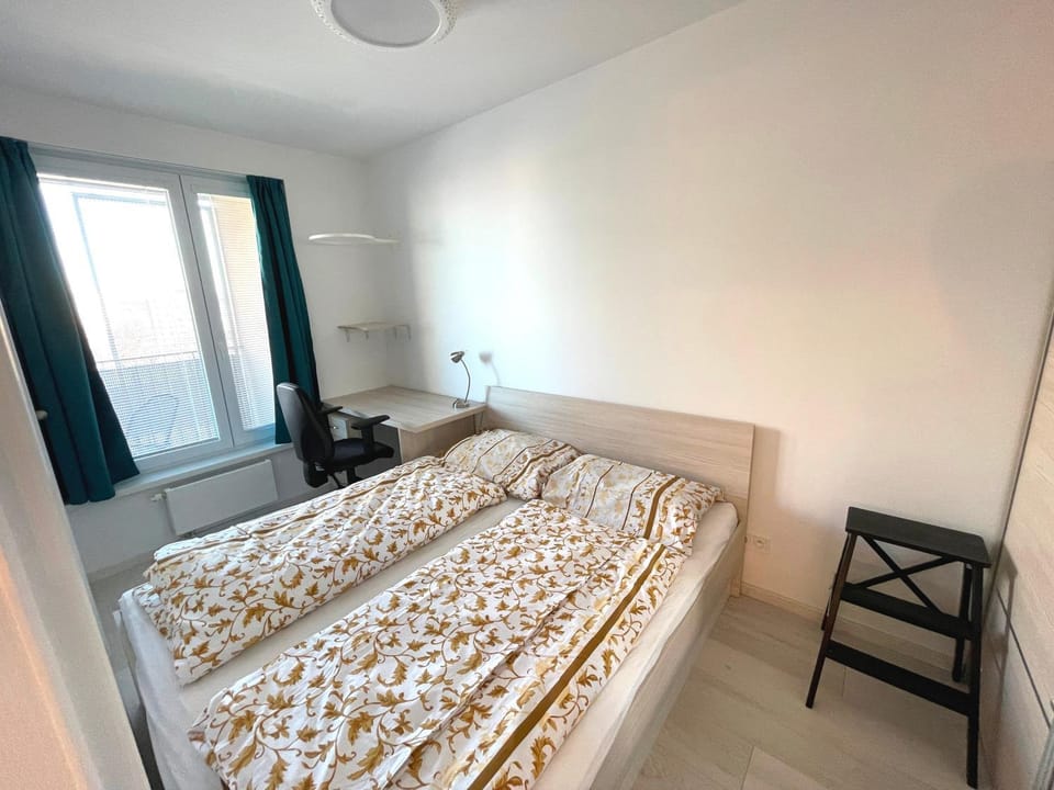 Designer Apt near Old Town with AC, Private Parking, Loggia Apartment in Slovakia