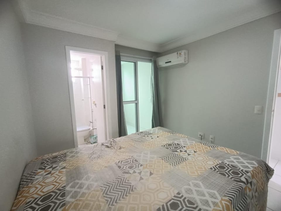 Bed, Bedroom, air conditioner