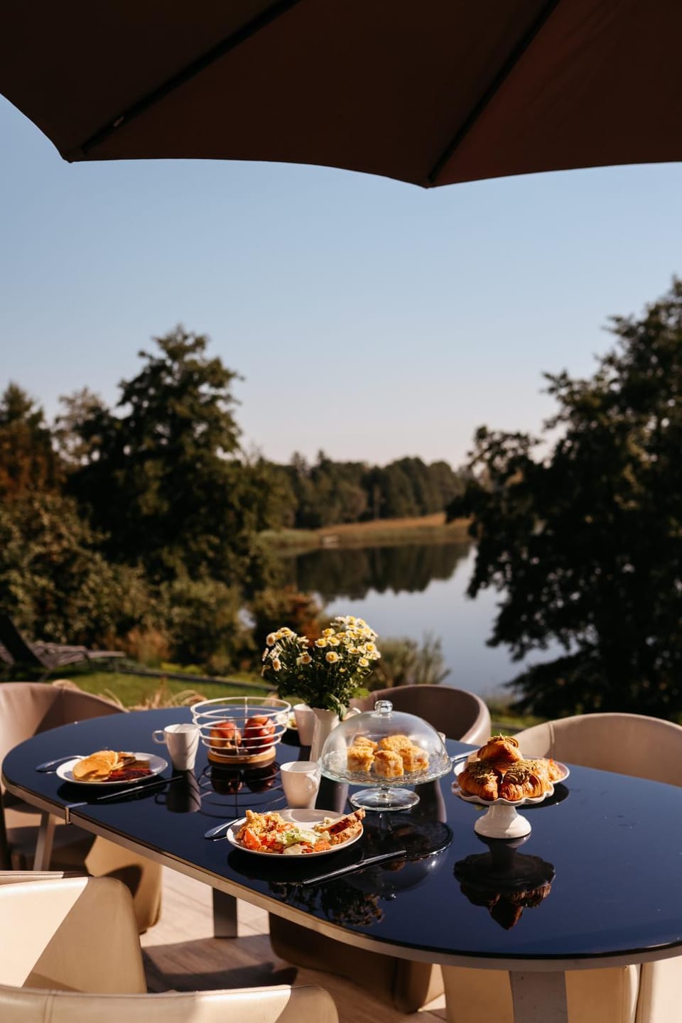 Day, Natural landscape, Food and drinks, Food, Lake view, Breakfast