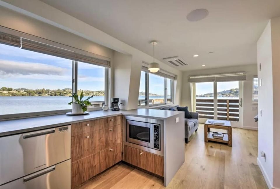 Floating Condos of Commodore 11 Apartment in San Francisco