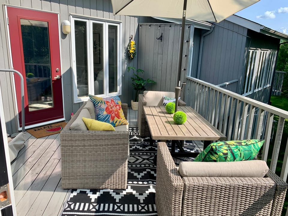 Patio, Day, Balcony/Terrace, Seating area, Dining area