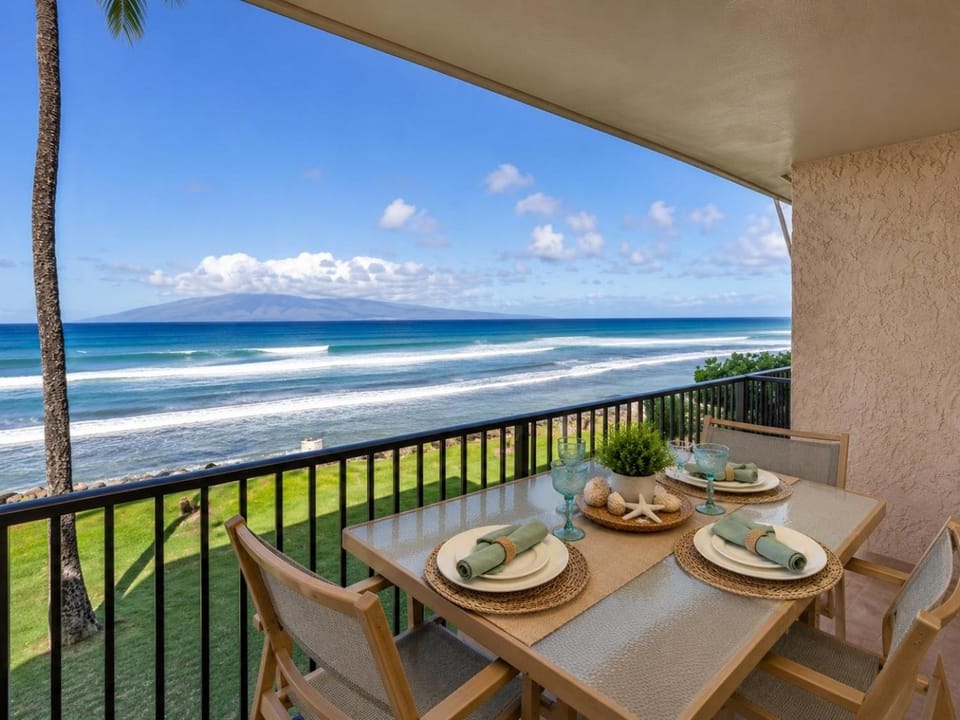 Papakea L207 Ocean Front 1 Bedroom condo Apartment in Kaanapali