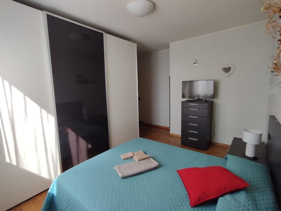 TV and multimedia, wardrobe