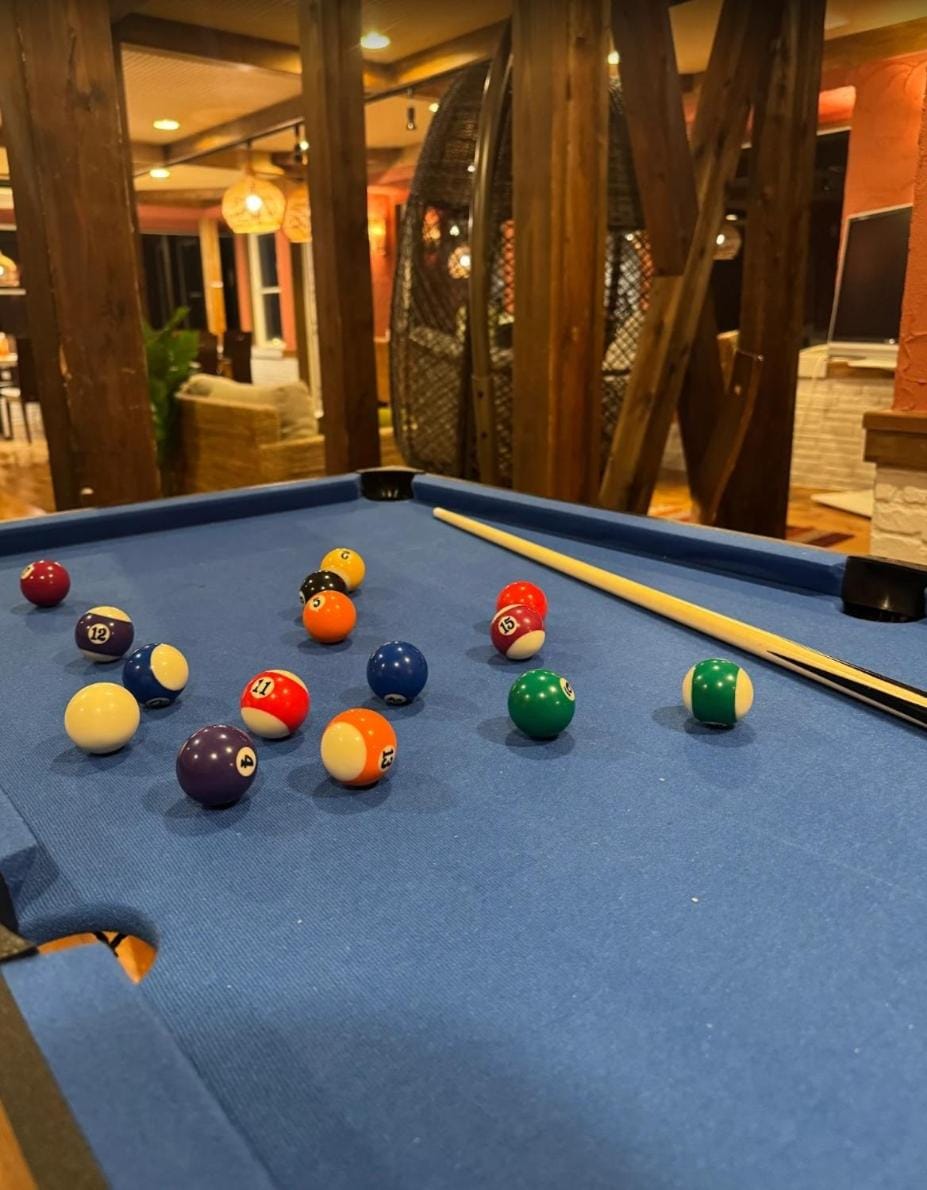 Billiard, Game Room