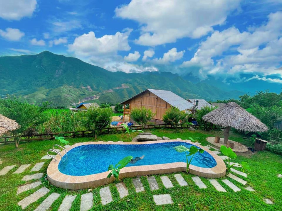Day, Natural landscape, Garden, Garden view, Lake view, Mountain view, Pool view, Swimming pool, sunbed