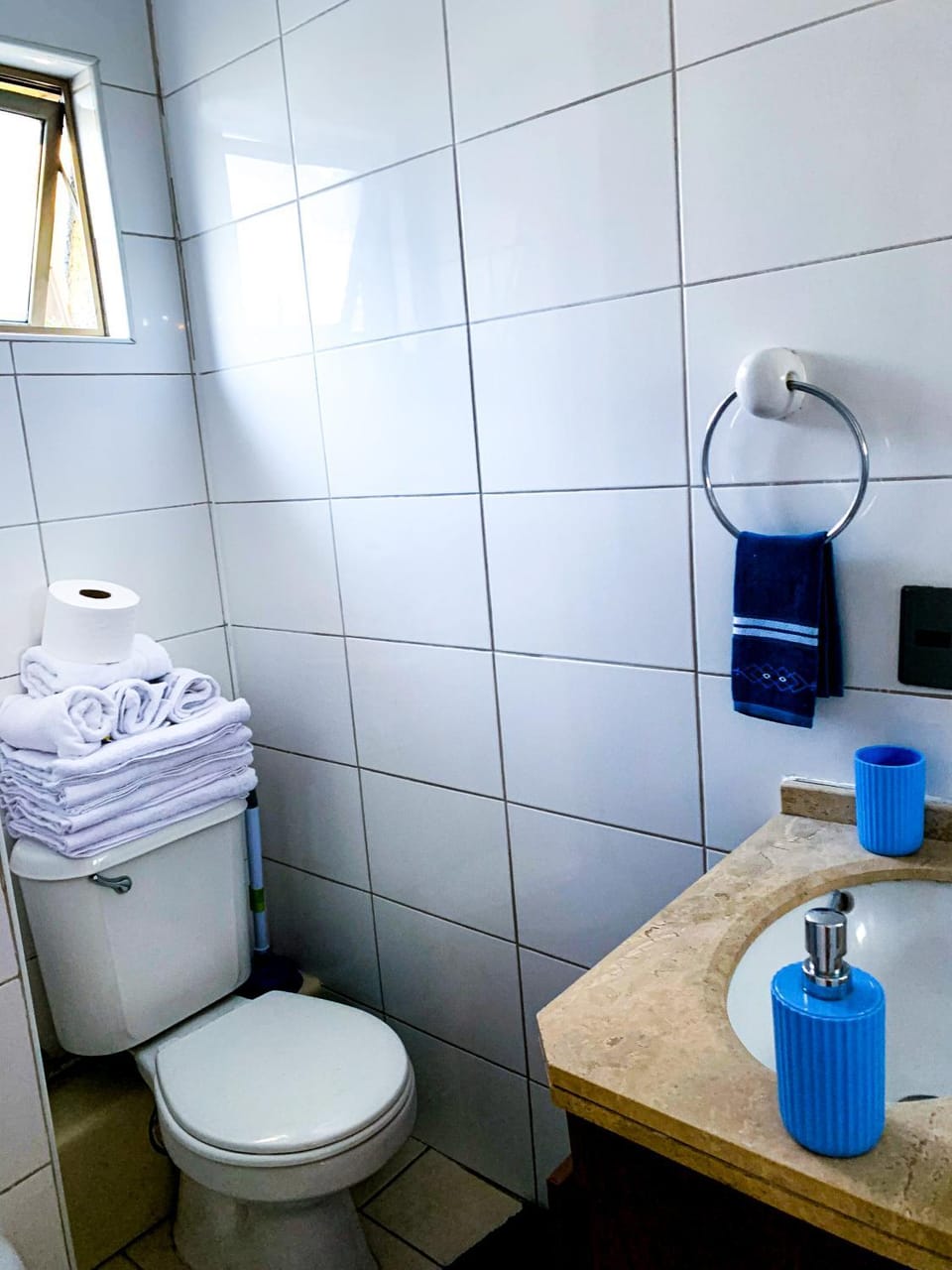 Toilet, Bathroom, towels