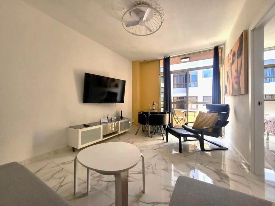 New big flat with balcony 50mts away from beach Parking Optional Apartment in Las Palmas de Gran Canaria